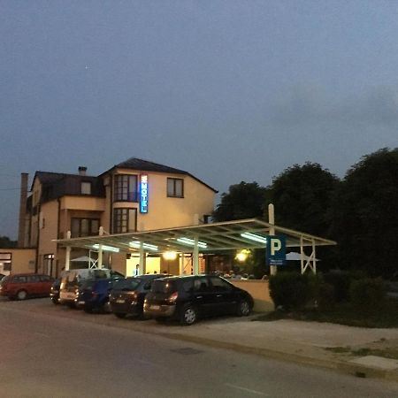 Motel Otoka Donji Vakuf Exterior foto